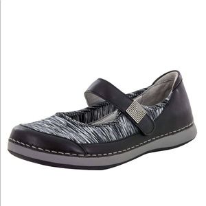 New Alegria GEM black and White 38, 39